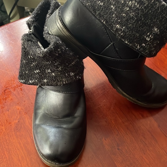 Boots - Picture 3 of 12